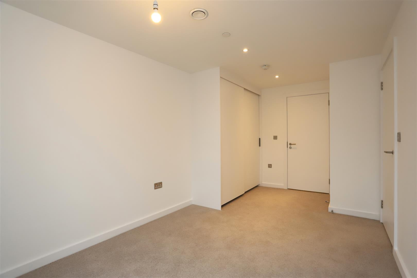 Flat Highclove Lane in Salford