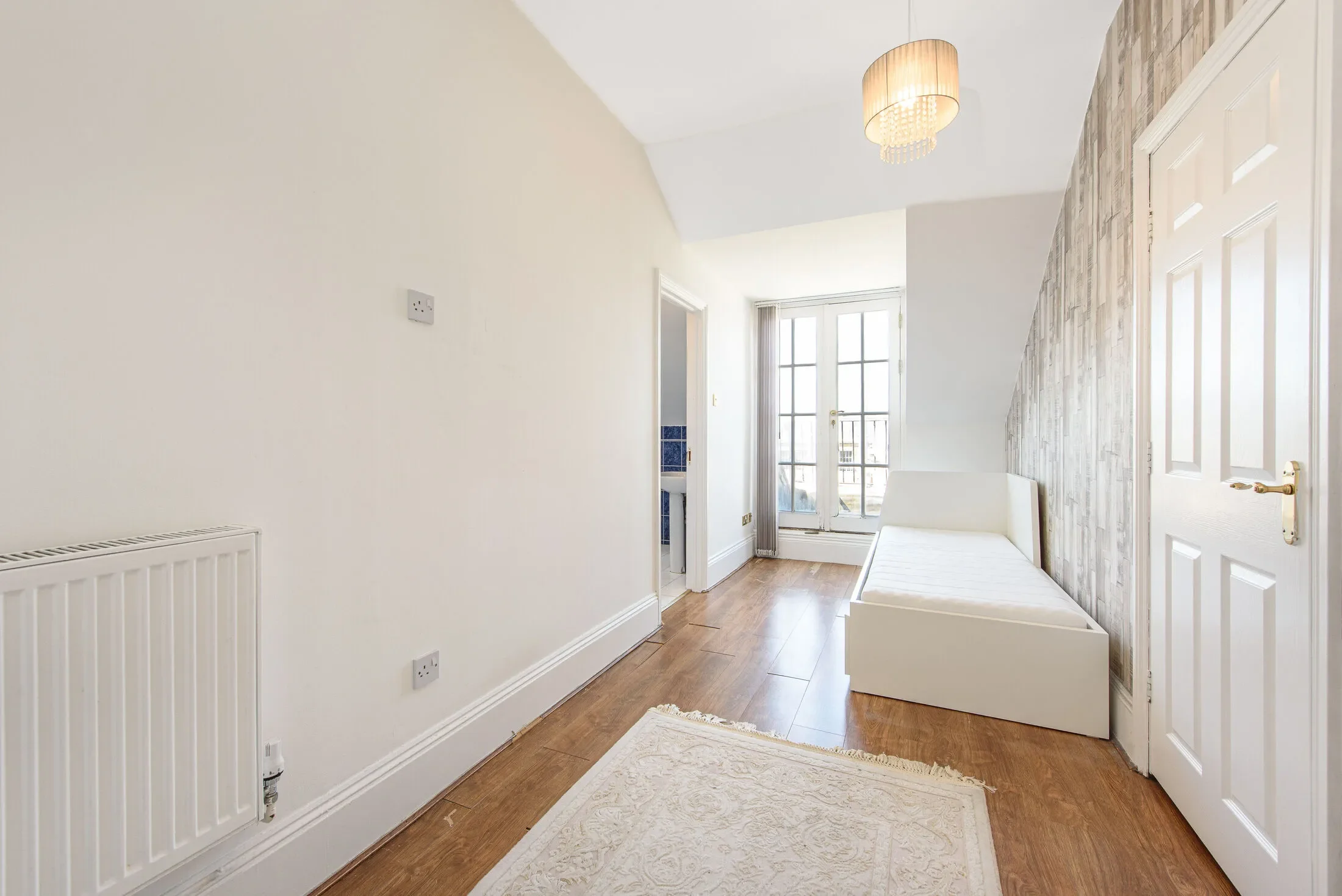 Flat Royal Drive in Greater London