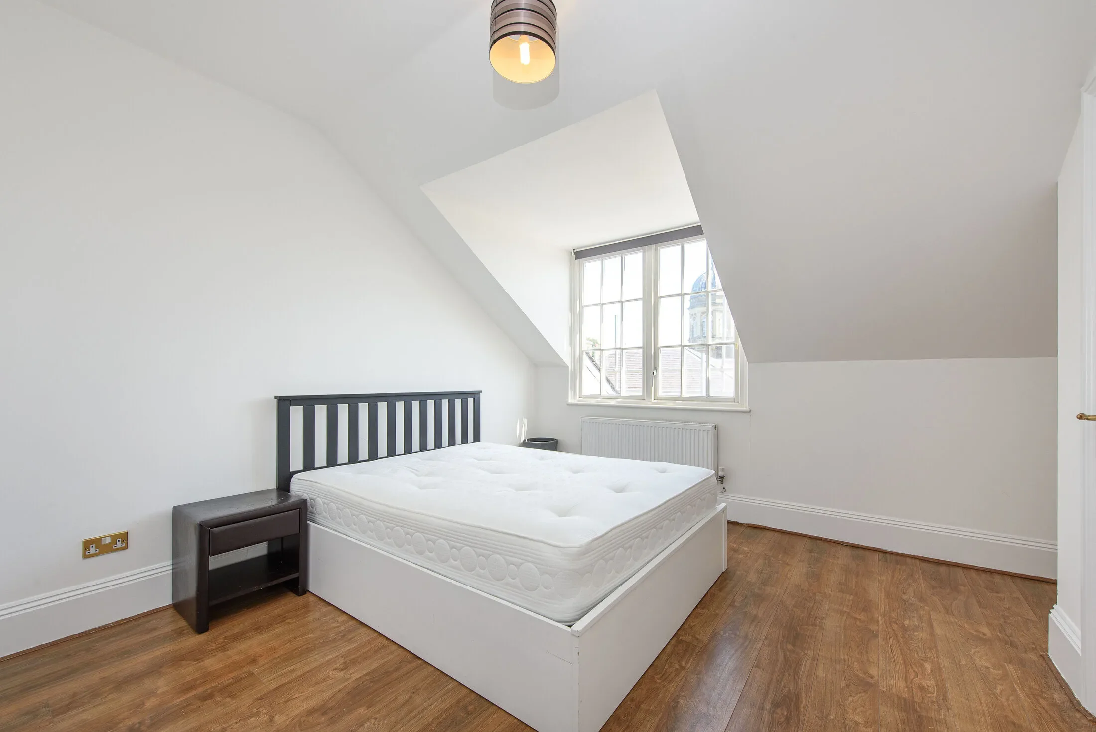 Flat Royal Drive in Greater London