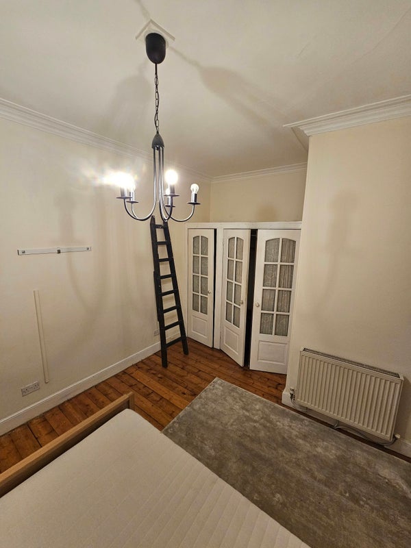 Flat Restalrig Road South in City of Edinburgh