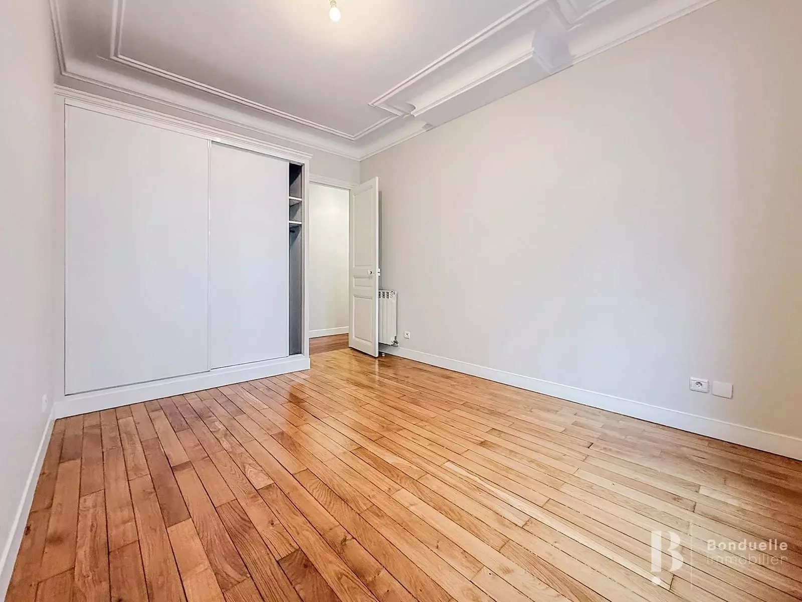 Flat Avenue Charles de Gaulle in Neuilly-sur-Seine