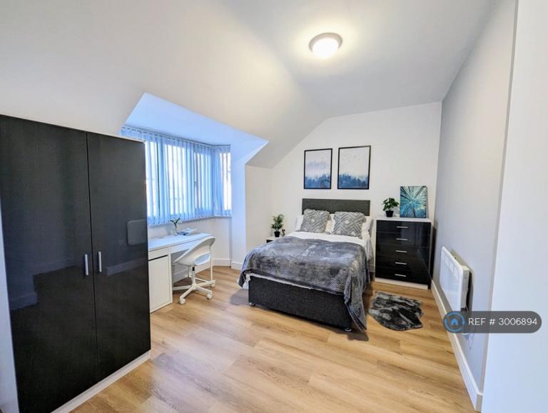 Room The Meadow Way in Greater London