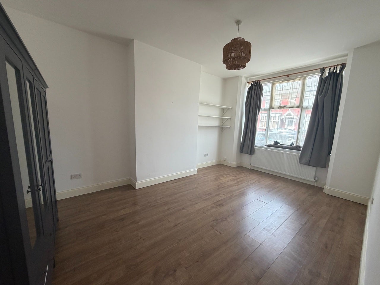 Flat Sidney Avenue in Greater London