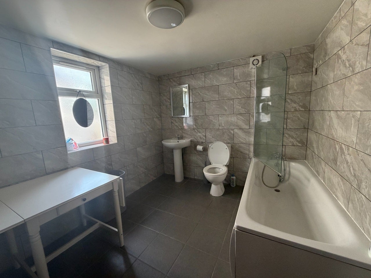 Flat Sidney Avenue in Greater London