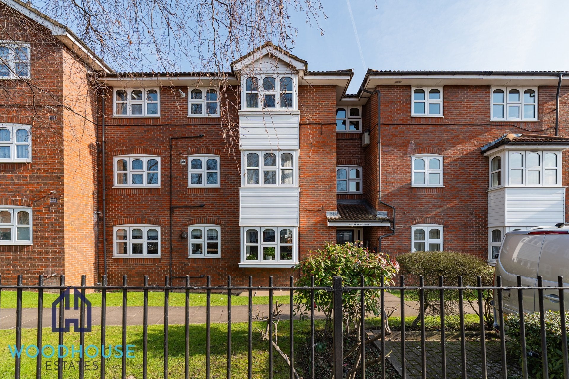 Flat Harrow View in Greater London