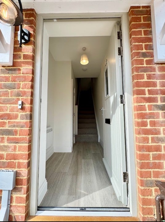 House Kennel Lane in Warfield