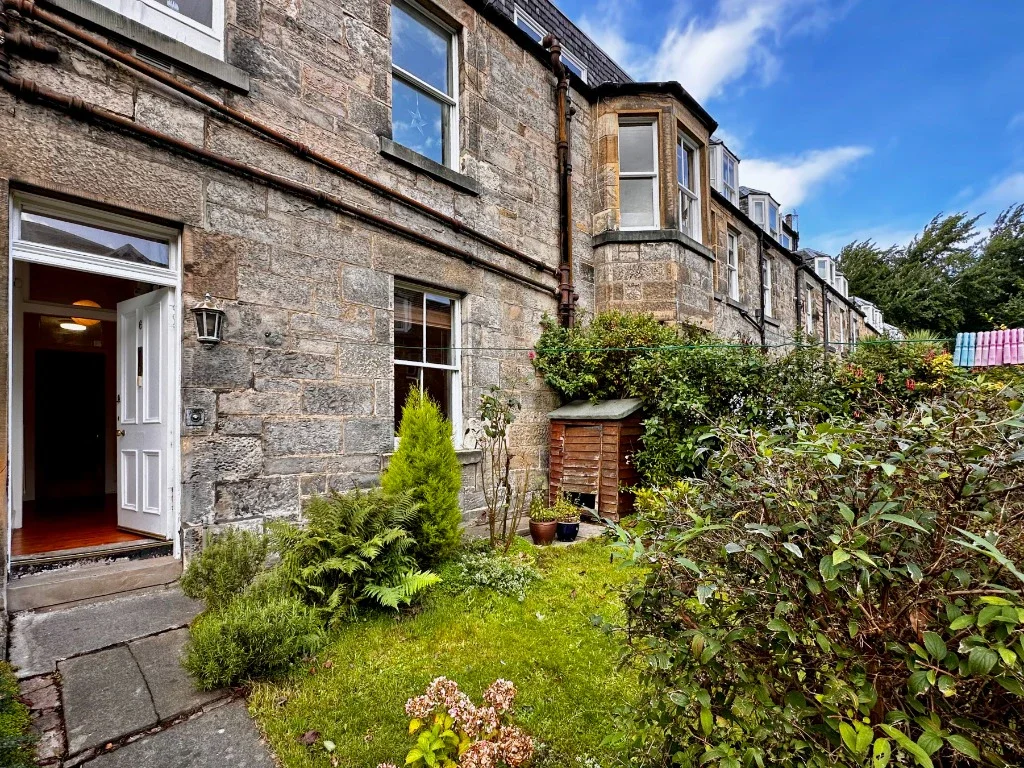 Flat Dunrobin Place in City of Edinburgh