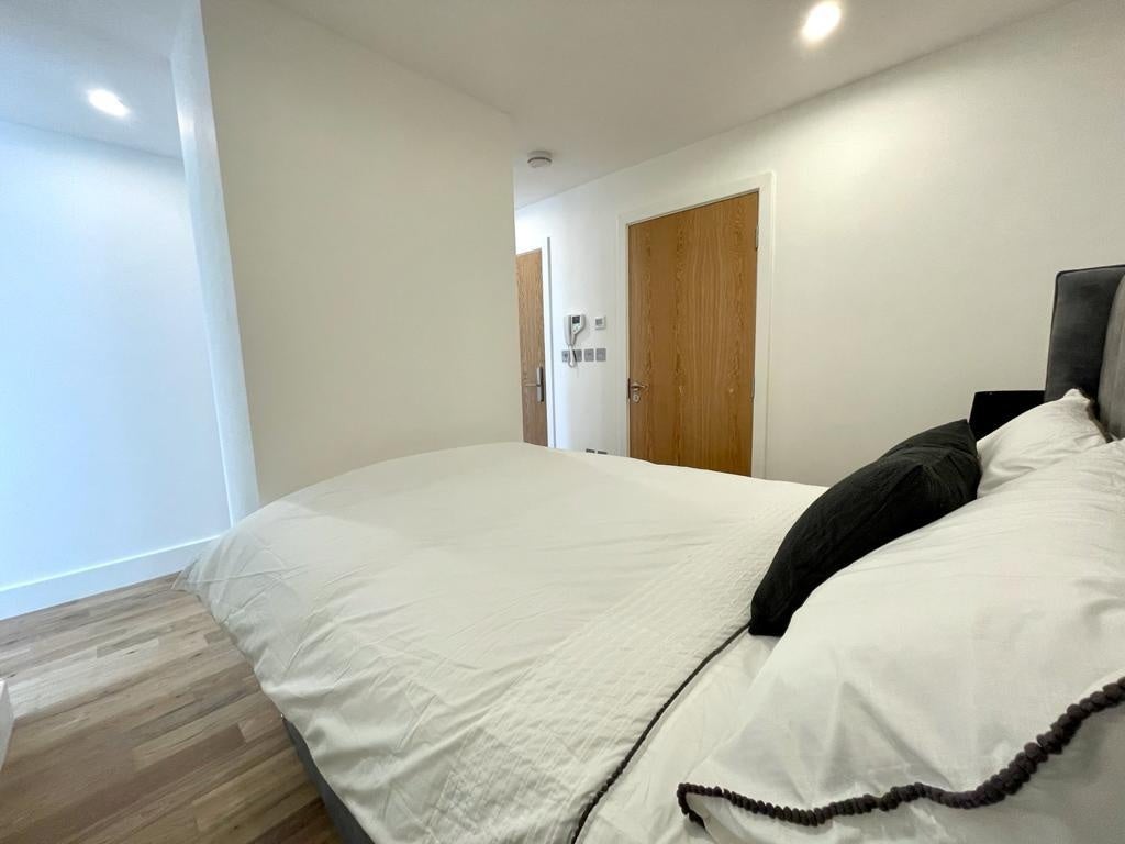 Flat Holmes Road in Greater London