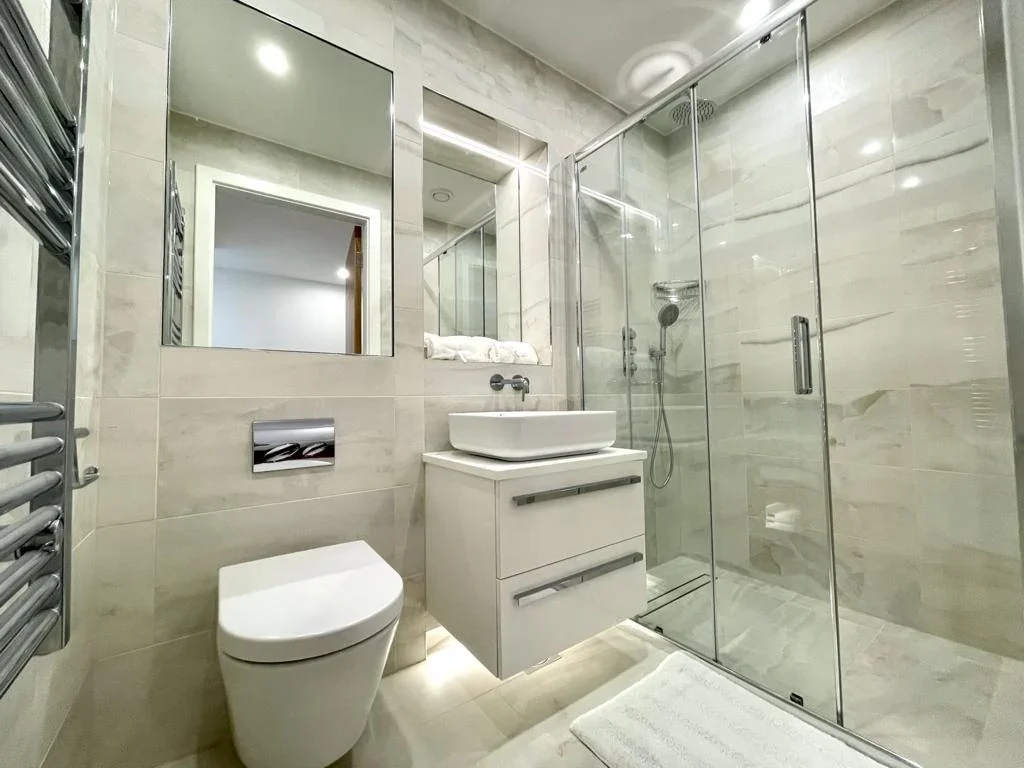 Flat Holmes Road in Greater London