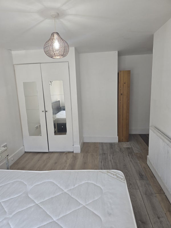 Room Perry Hill in Greater London