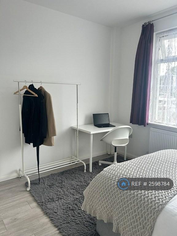 Room Fremantle Road in Greater London