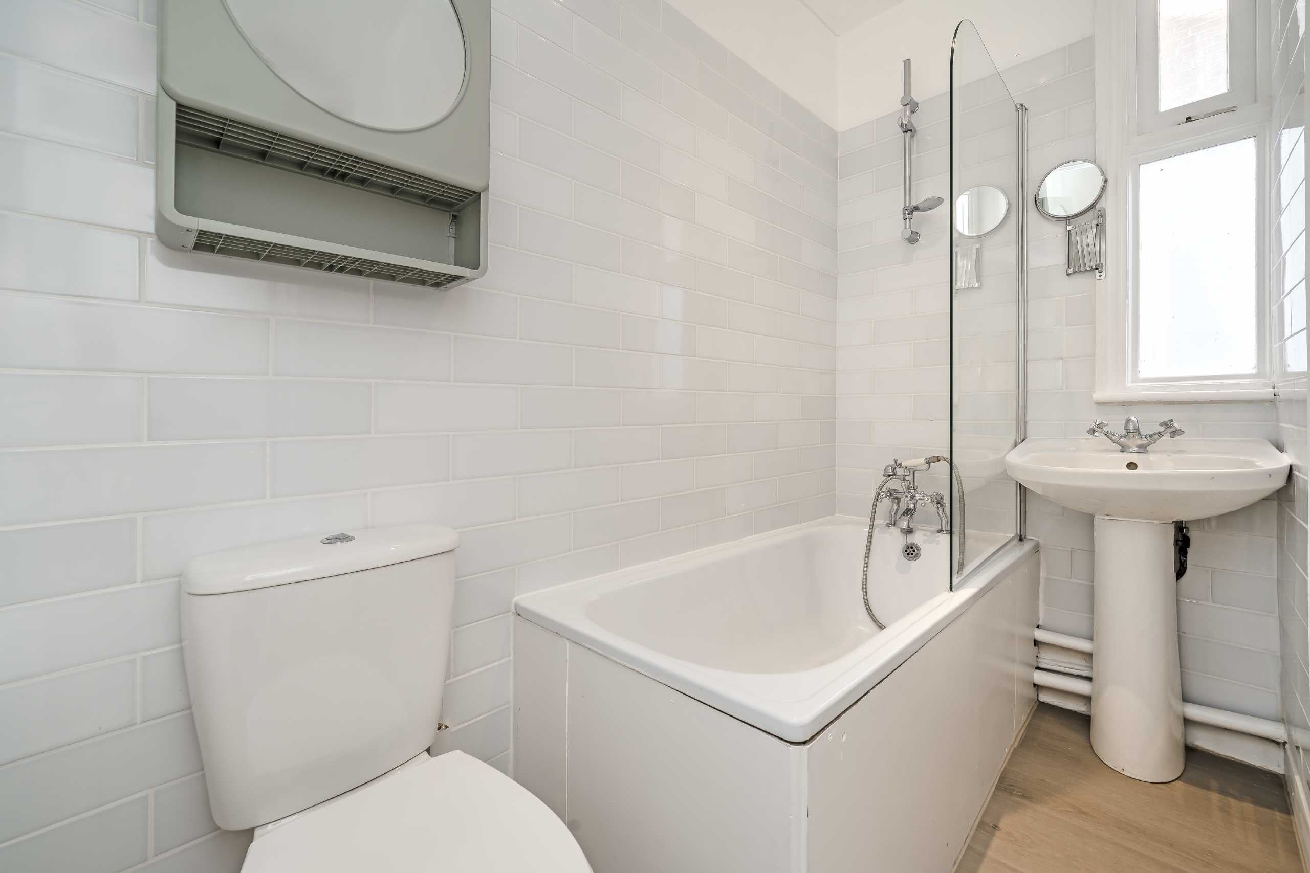 Flat Chesterton Road in Greater London