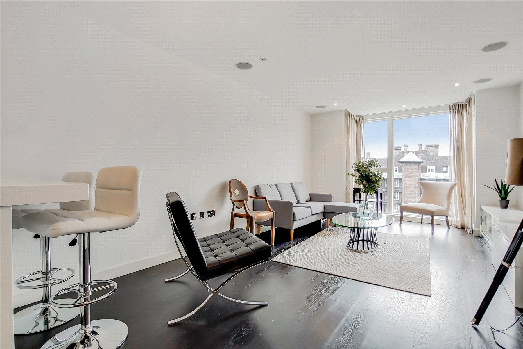 Flat Gatliff Road in City of Westminster