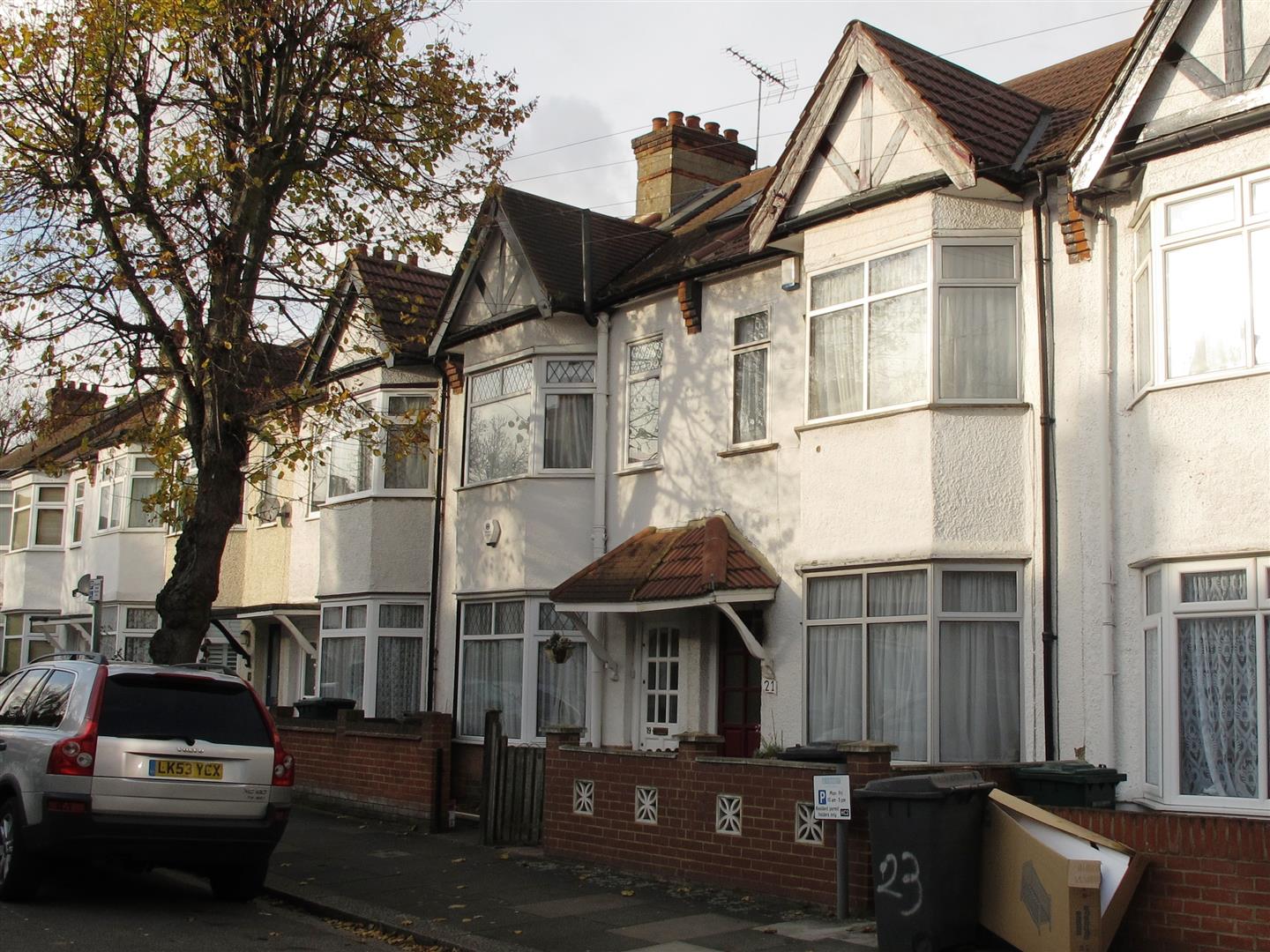 Flat Wroughton Terrace in Greater London