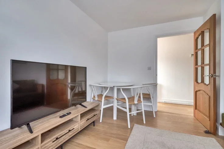 Flat Stanway Road in Oxford