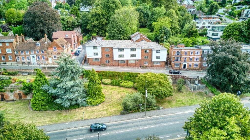 Flat Quarry Street in Guildford