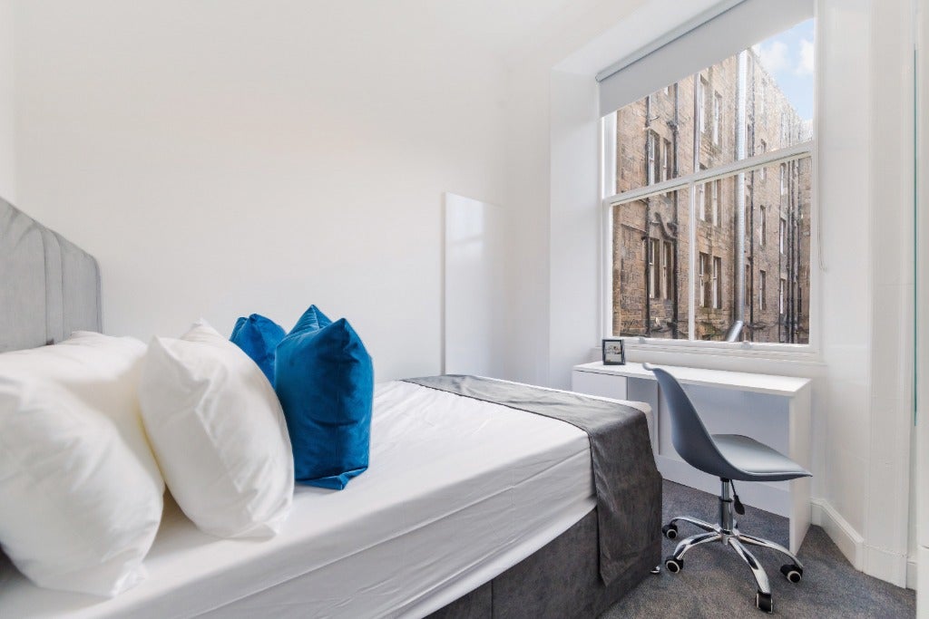 Room Bruntsfield Avenue in City of Edinburgh
