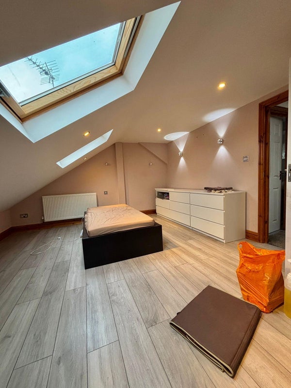 Room Brookdale Road in Greater London