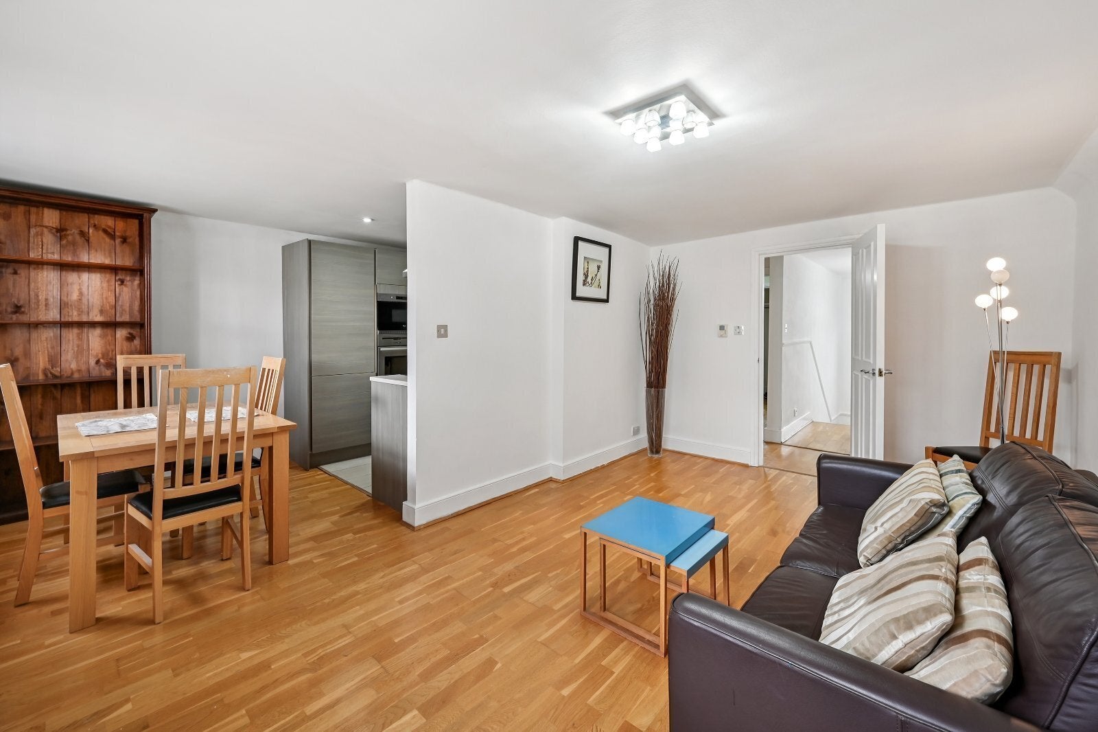 Flat Belgrave Road in City of Westminster