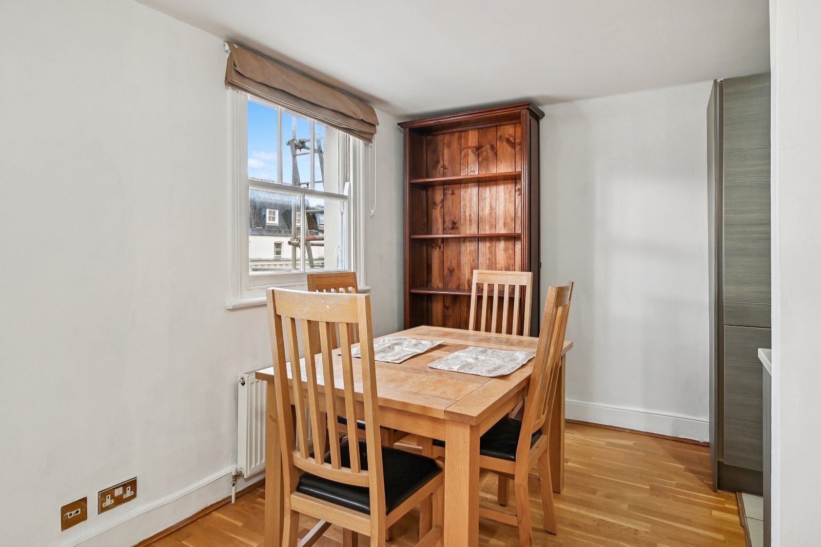 Flat Belgrave Road in City of Westminster