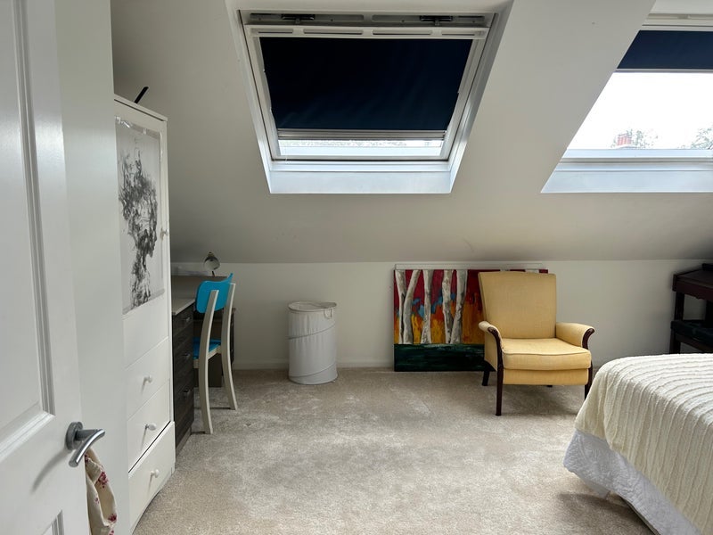 Room Griffiths Road in Greater London