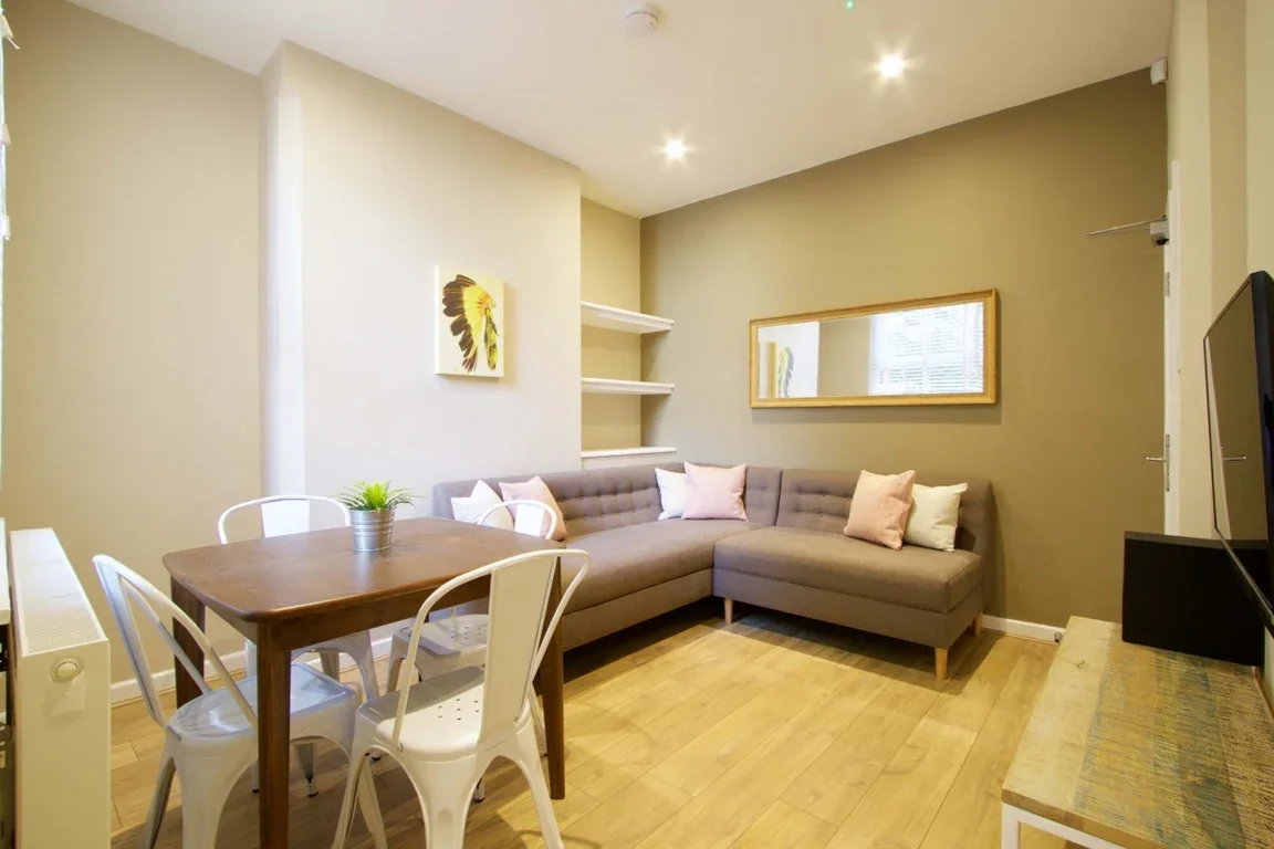 House Forest Grove in Nottingham
