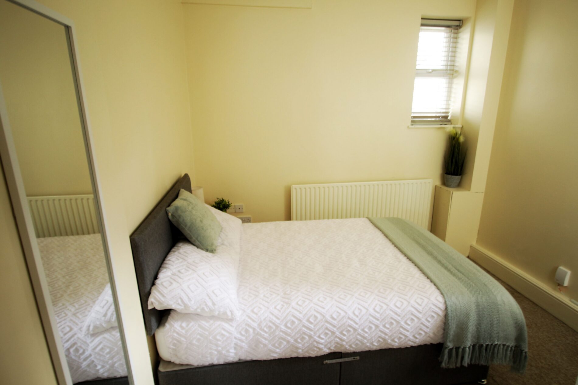 Room Carholme Road in Lincoln