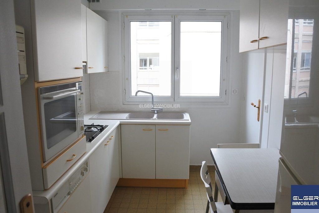 Appartement Rue Sainte-Félicité à Paris