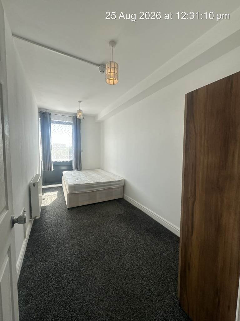 Flat Barking Road in Greater London