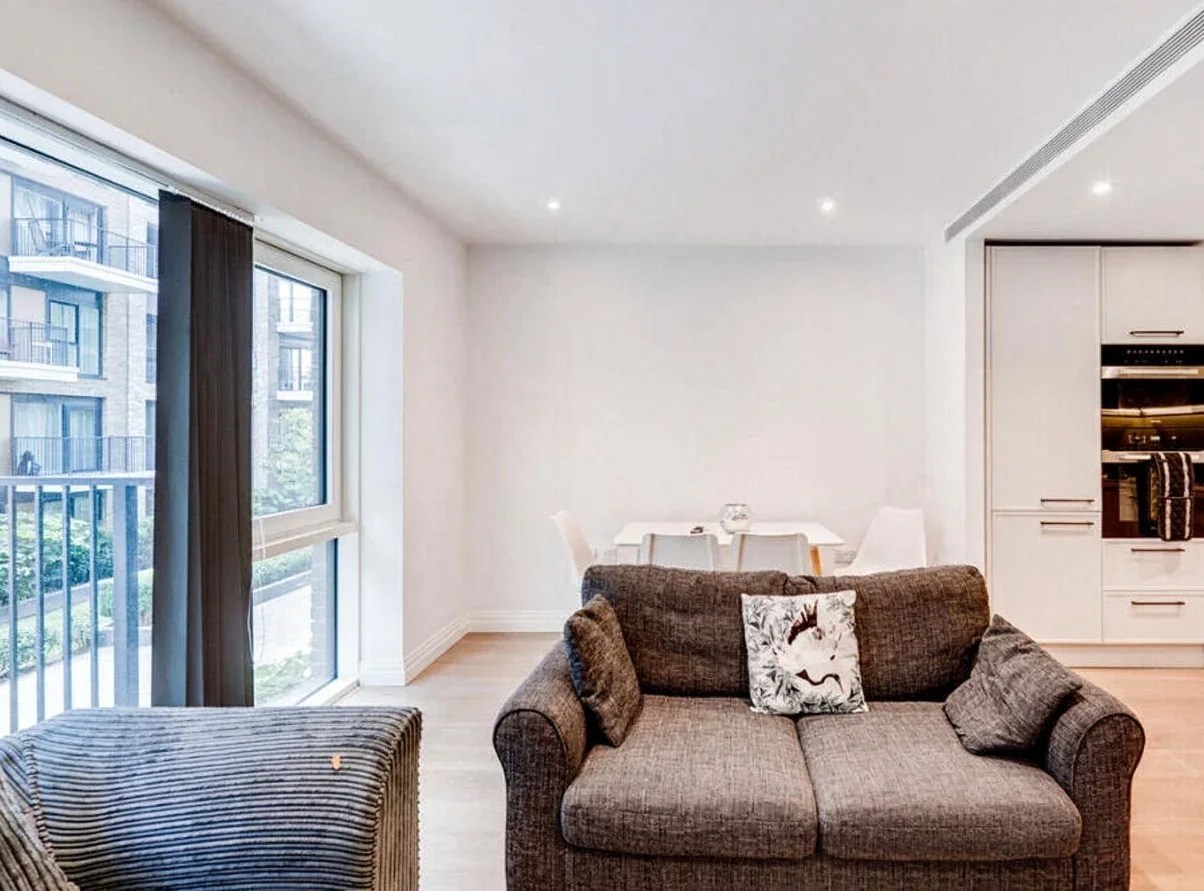 Flat Thurstan Street in Greater London