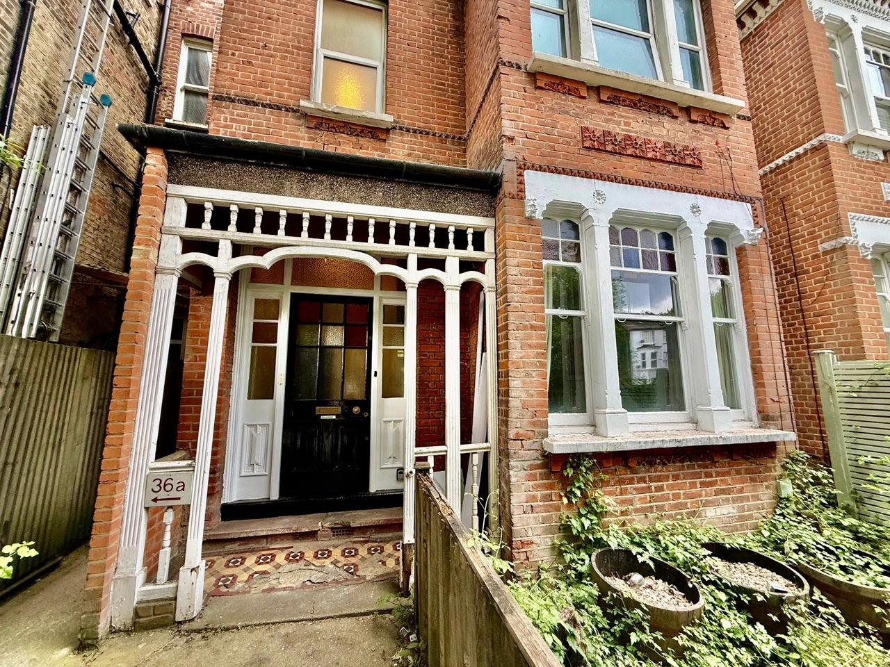 Flat Thurlow Park Road in Greater London