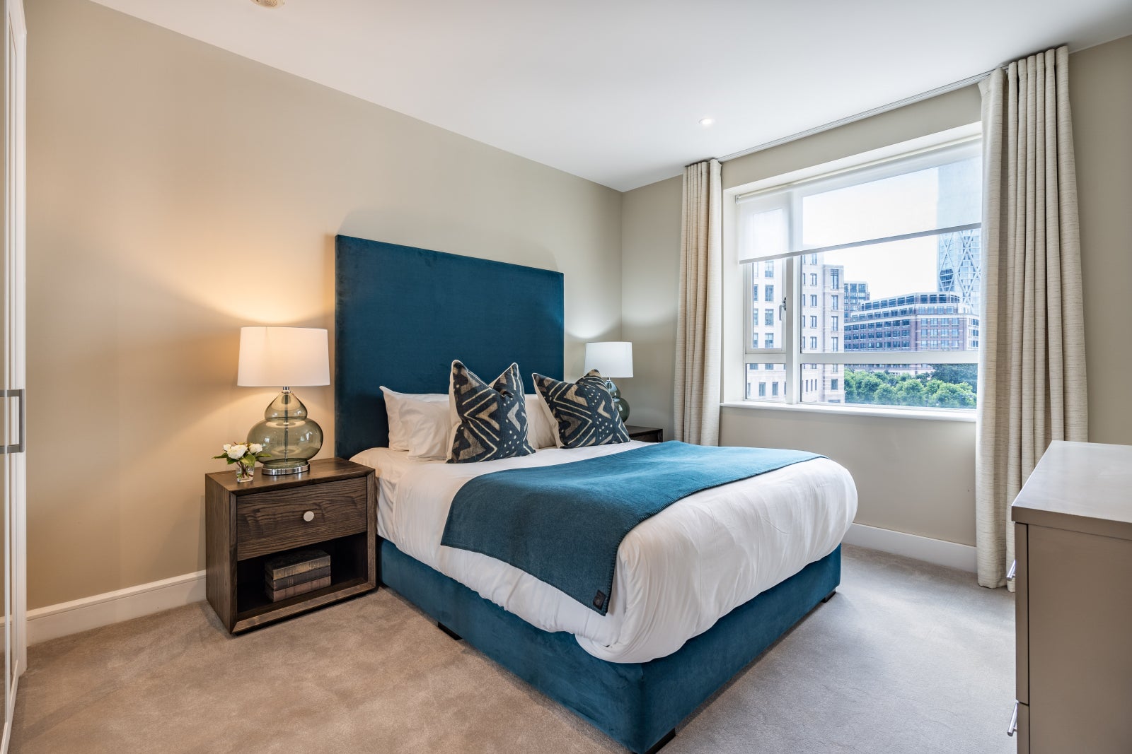 Flat Westferry Circus in Greater London