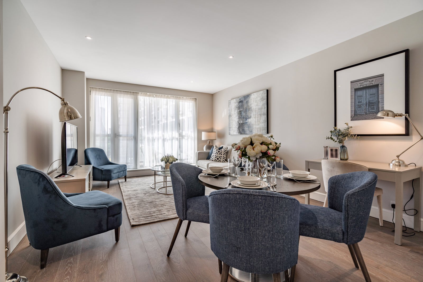 Flat Westferry Circus in Greater London