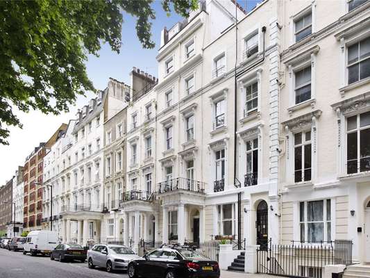 Flat Queensborough Terrace in City of Westminster