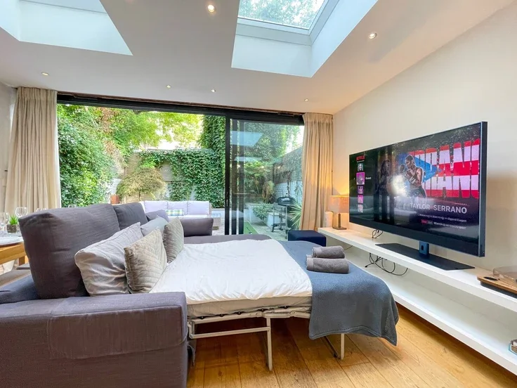 Flat Melrose Terrace in Greater London