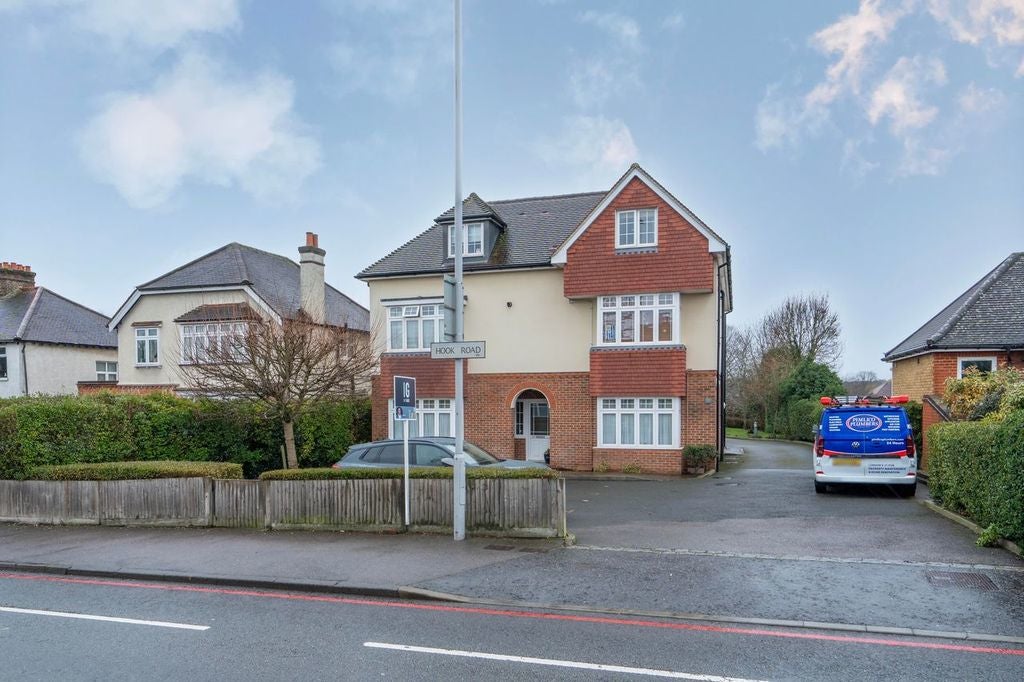 Flat Hook Road in Greater London