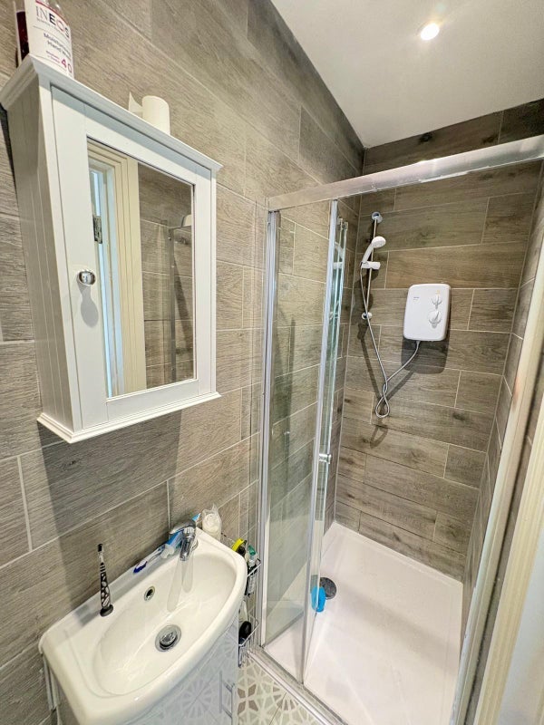 Room Cortis Road in Greater London