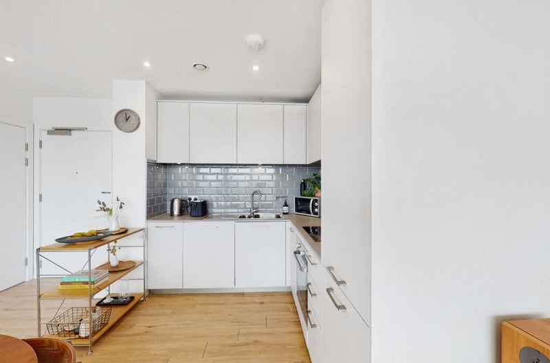 Flat Timberyard Street in Greater London