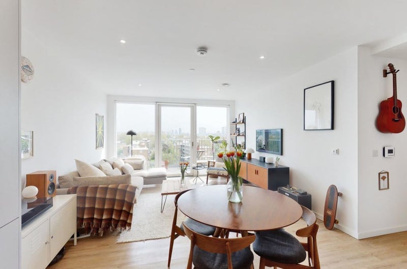 Flat Timberyard Street in Greater London