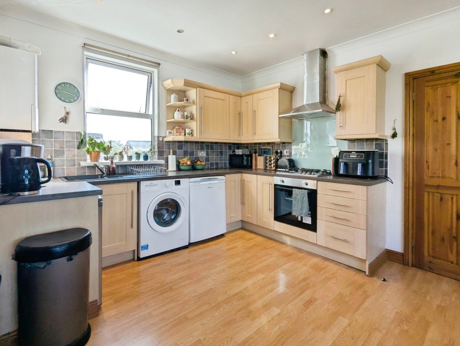 Flat Leeds Road in Harrogate