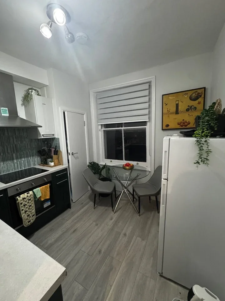 Room Remington Street in Greater London