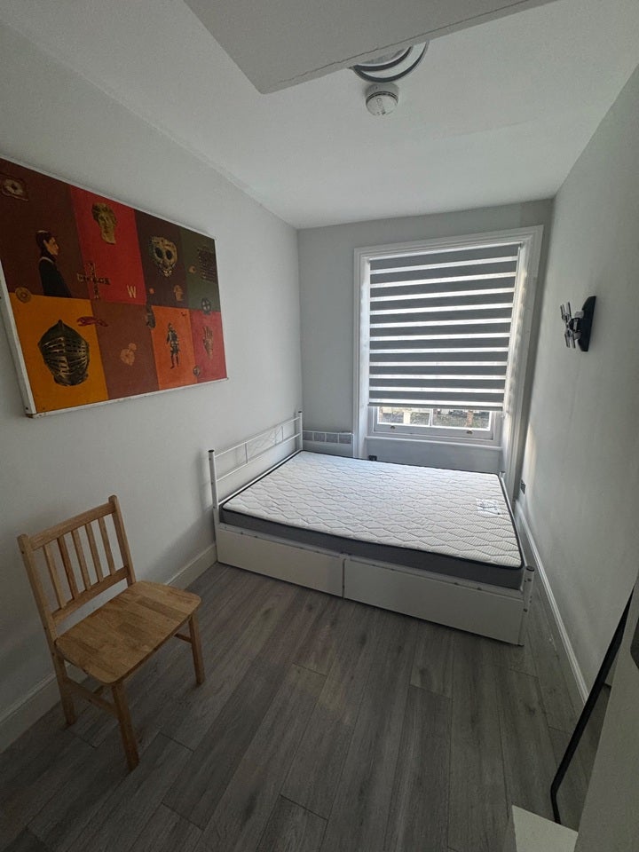 Room Remington Street in Greater London