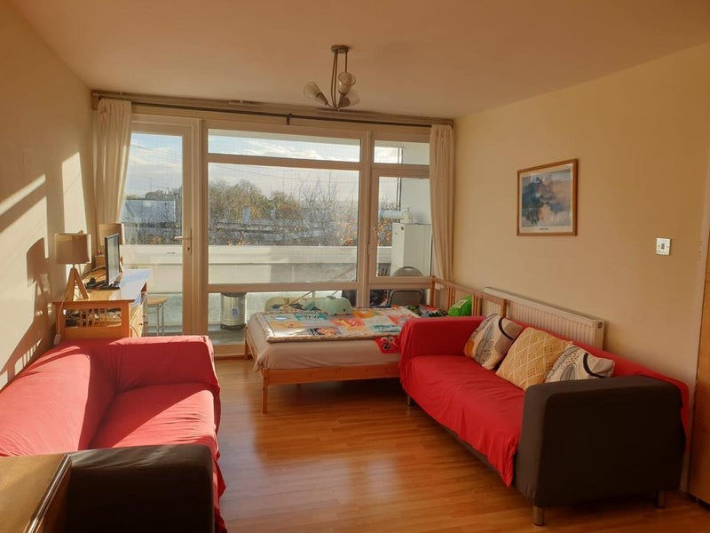 Room Fontley Way in Greater London