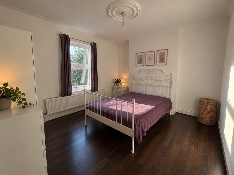 Room Hermon Hill in Greater London