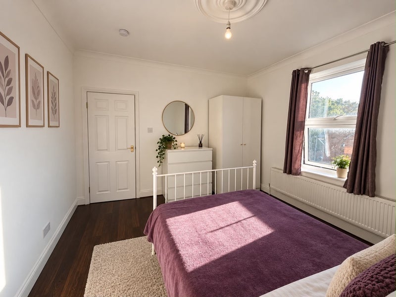 Room Hermon Hill in Greater London