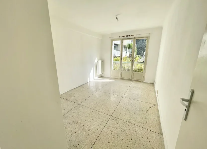 Flat Avenue Vismara in Nice