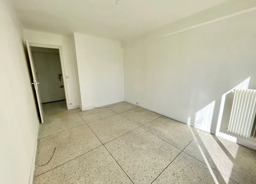 Flat Avenue Vismara in Nice