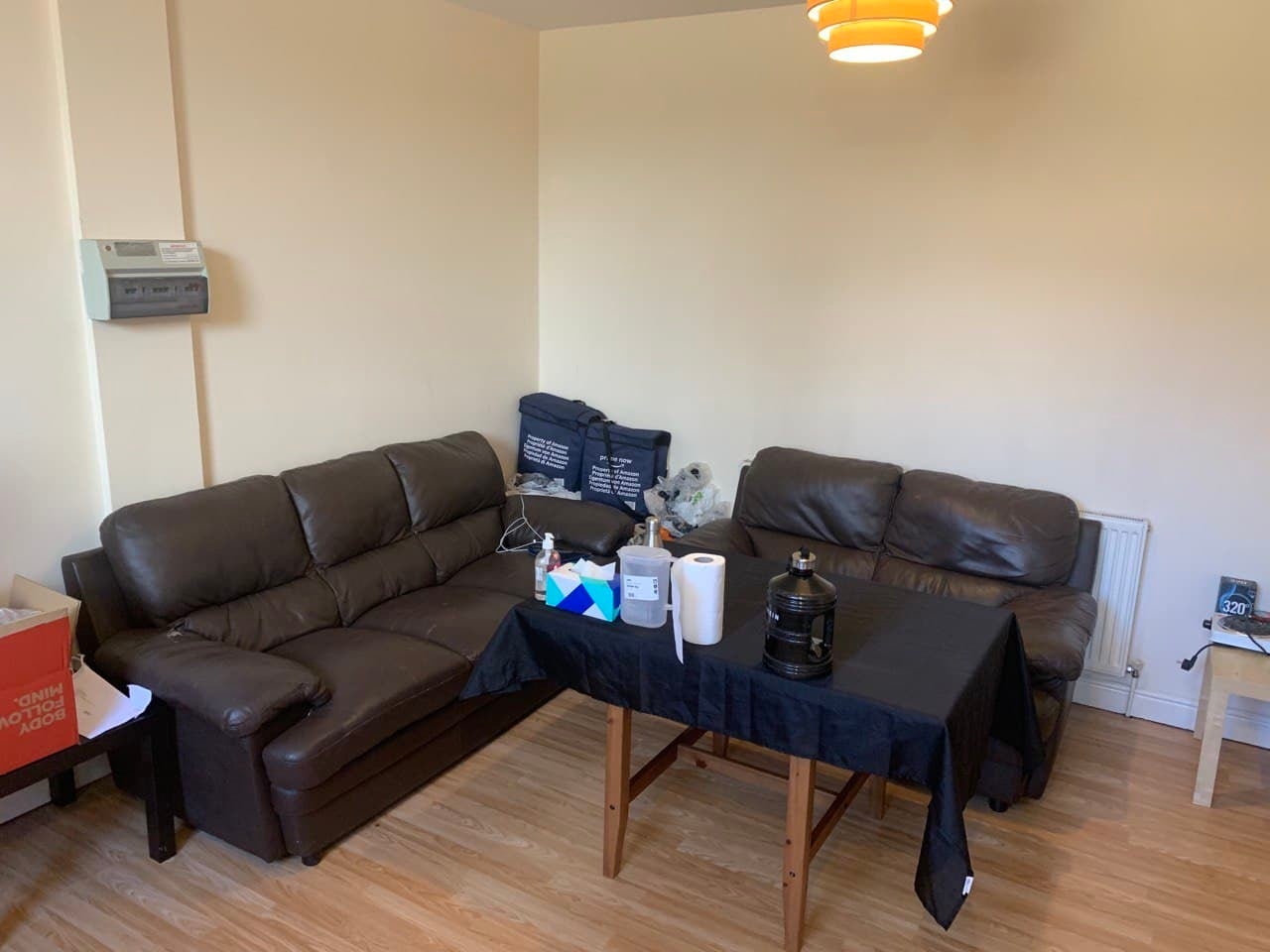 Flat Raglan Road in Leeds