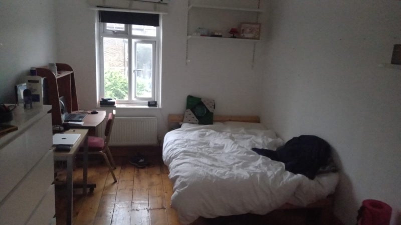 Room Antill Road in Greater London