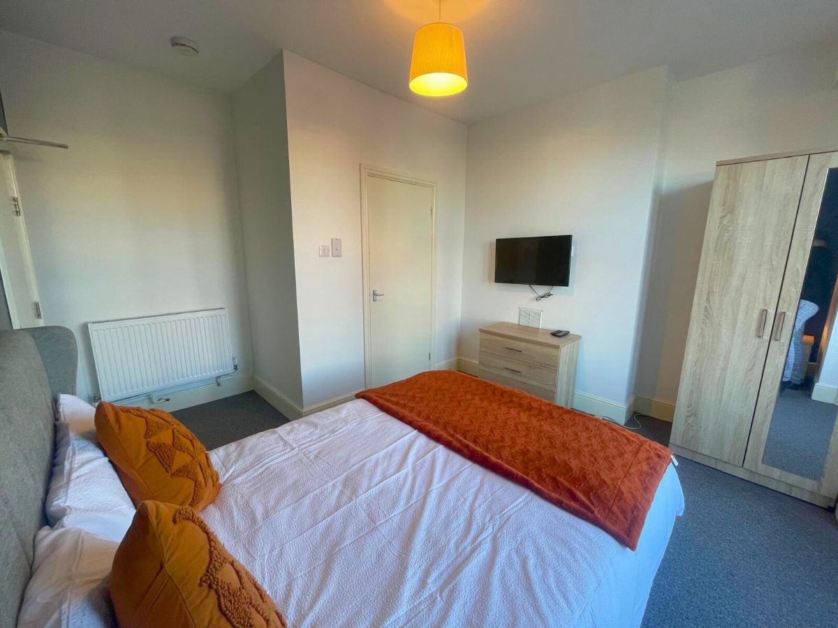 Room Grimsby Road in Cleethorpes